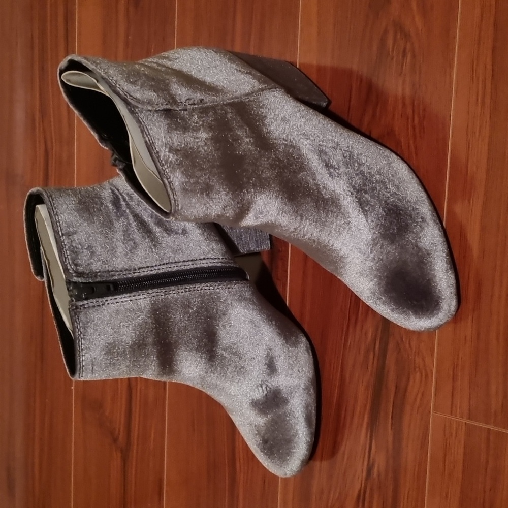 ALDO Masen Velvet Booties Gray Size 8